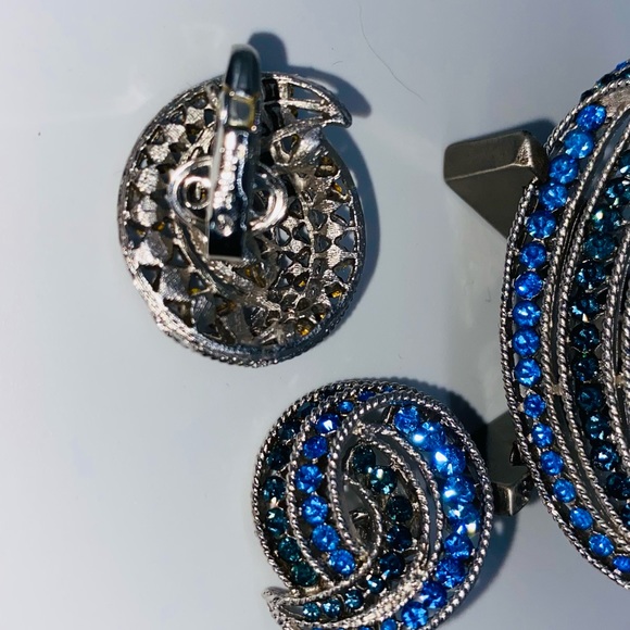 Trifari Crown 1960’s Modernist Brooch and Earrings Made in the USA - Picture 4 of 5